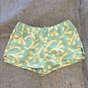 Patagonia barely baggies size small Athletic Shorts 2.5”